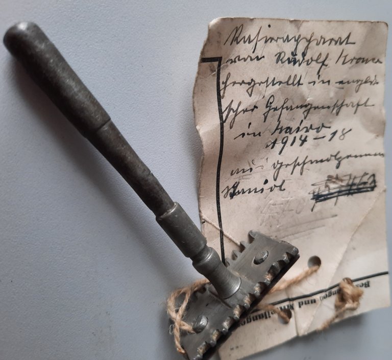 Rasierhobel mit Notiz von G. Stammler